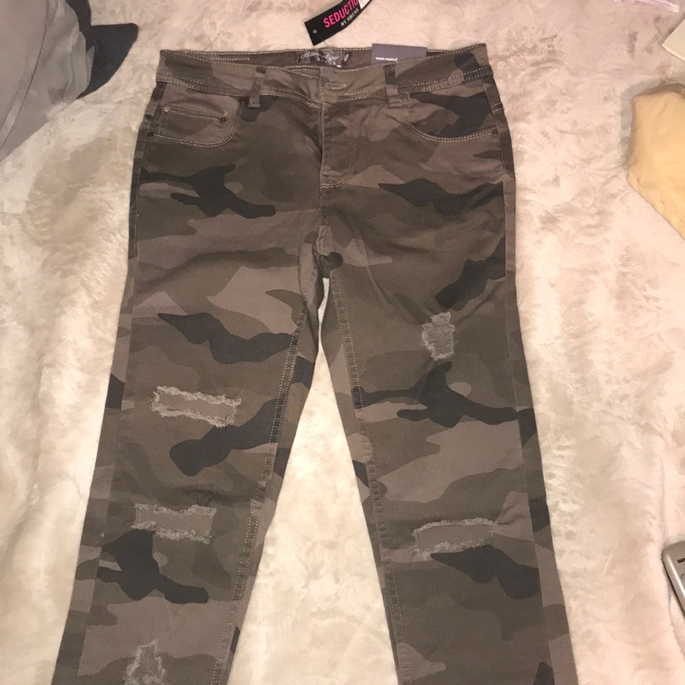 Blue Age denim collection camo jeans size 7
